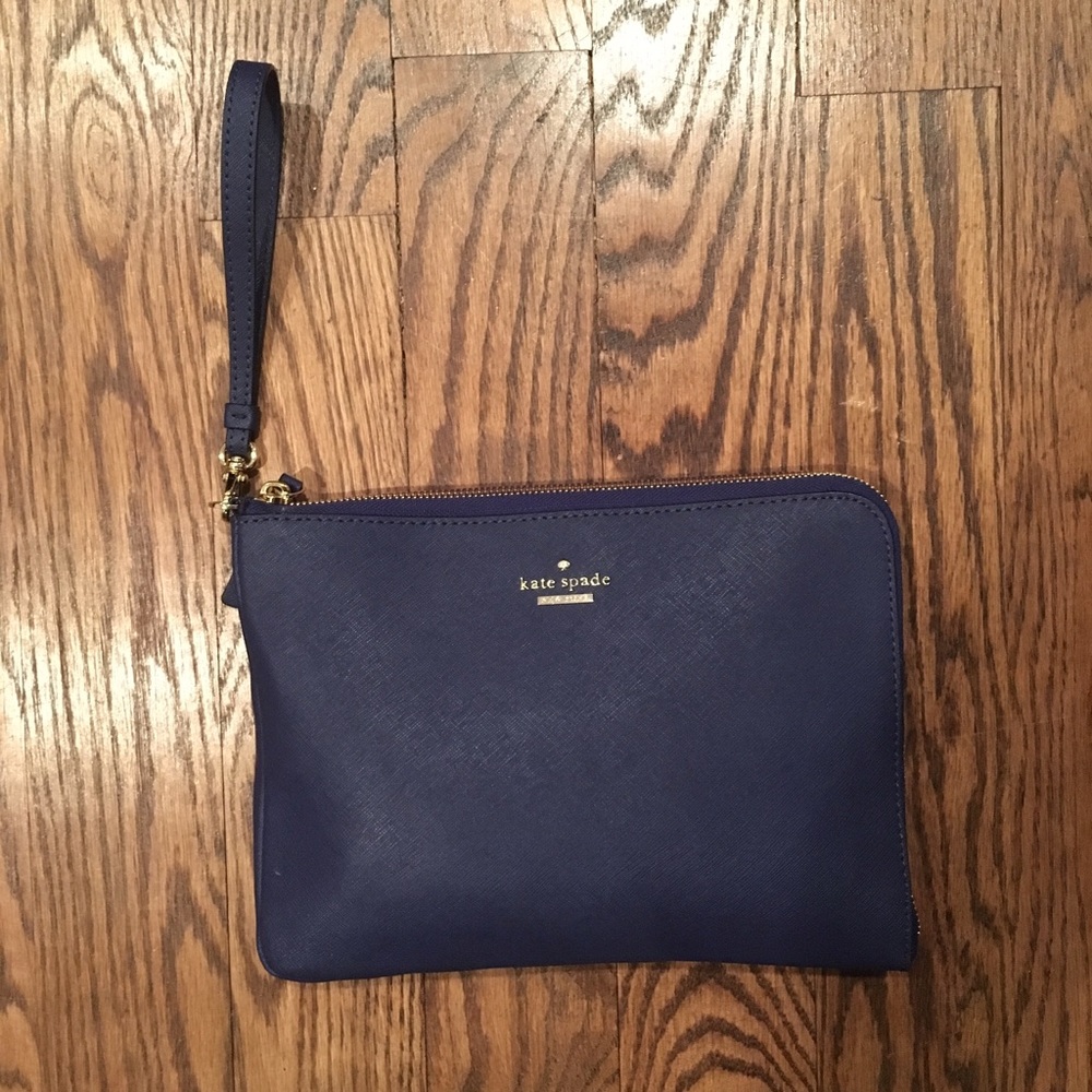 Kate Spade iPhone charging purse - New!